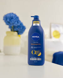 NIVEA Q10 Sıkılaştırıcı Vücut Sütü 400ml, C Vitamini,Kolajen,72 Saat Nemlendirici,Kuru Cilt Tipleri - 3